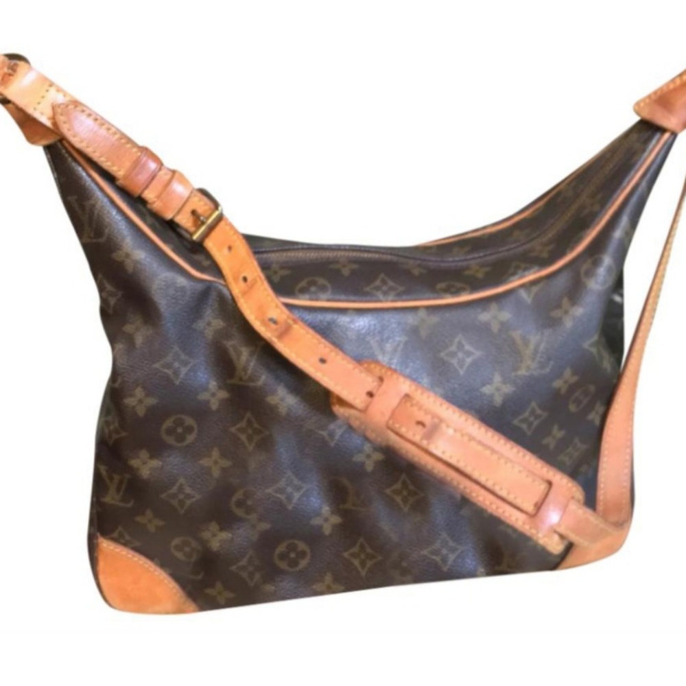 Authentic Louis Vuitton  Boulogne shoulder bag